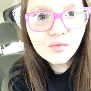 Meet your Posher, Brittney